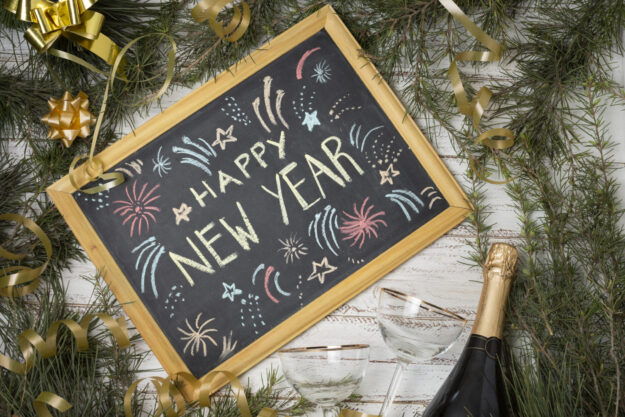 top-view-blackboard-with-happy-new-year-message